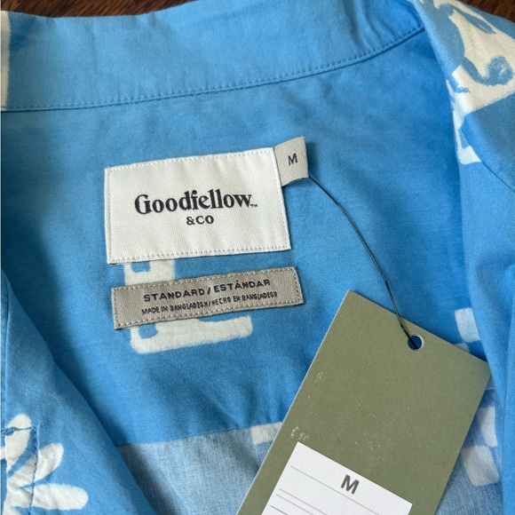Goodfellow NWT short sleeve button down shirt - Picture 2 of 2